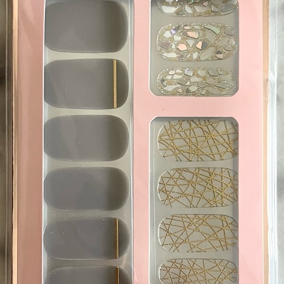 Dashing Diva Nails - All Lined Up Gloss Ultra Shine Gel Palette - Picture 4 of 6